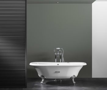 Roca Eliptico Oval freestanding bath in cast iron with white exterior & anti-slip base - Image 3